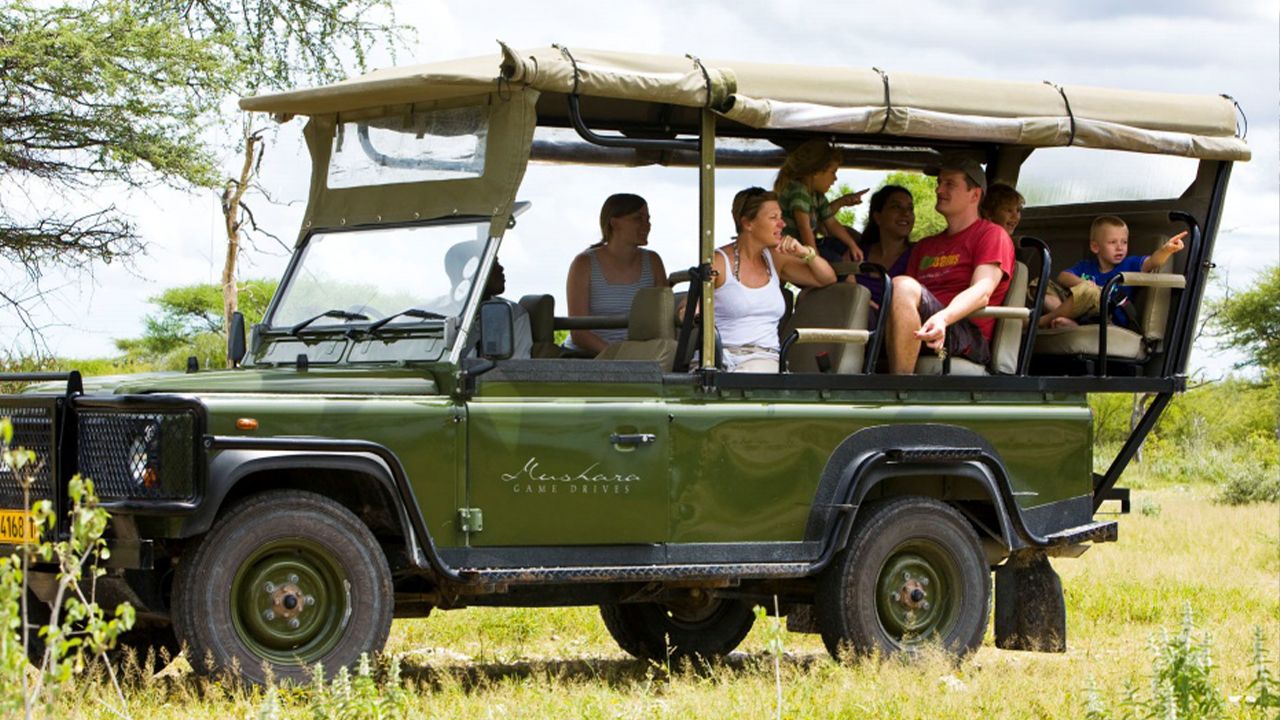 Mushara-Bush-Camp-Game-Drive