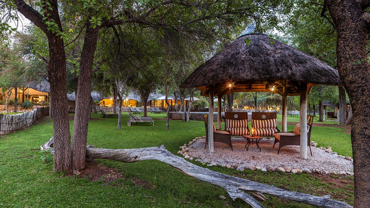 Mushara-Lodge-Outdoor-Seating