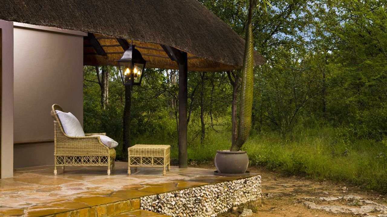 Mushara-Lodge-Room-Verandah