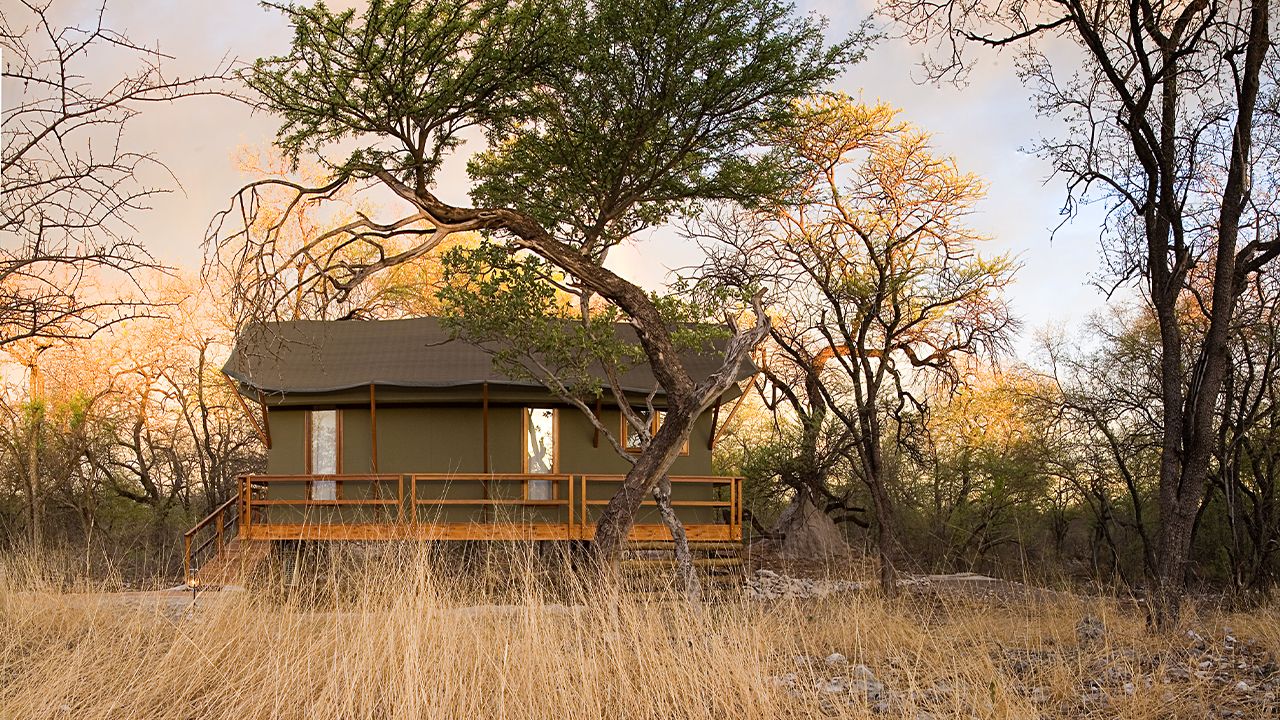 Mushara-Outpost-Tent-Setting