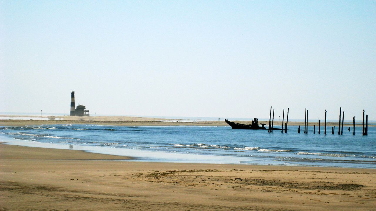 Pelican-Point-Lodge-Landscape